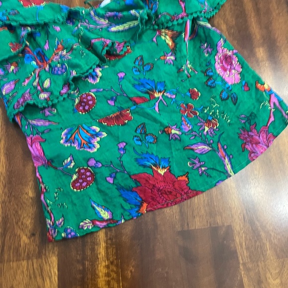 One shoulder - Picture 6 of 8